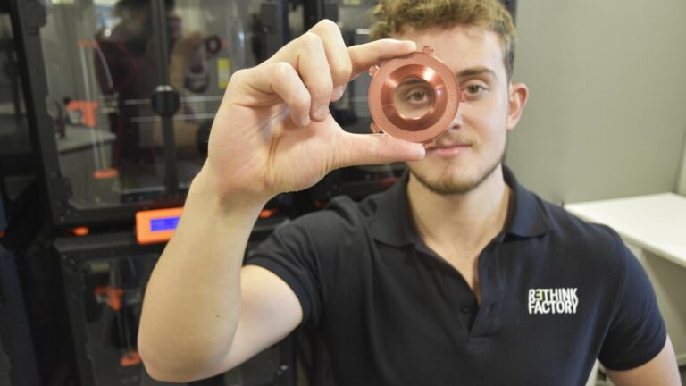 3D-printfarm och kapacitet hos Rethink Factory